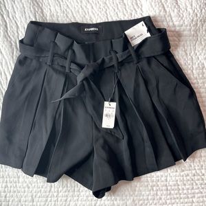 Express high waist black dress shorts, new, size 4